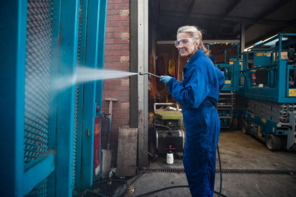 Professional Pressure Washing Services in Willits, CA